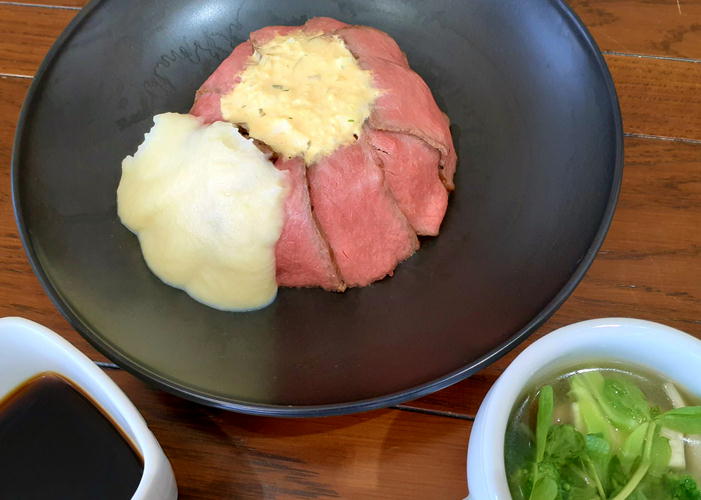 宮崎牛ローストビーフ丼