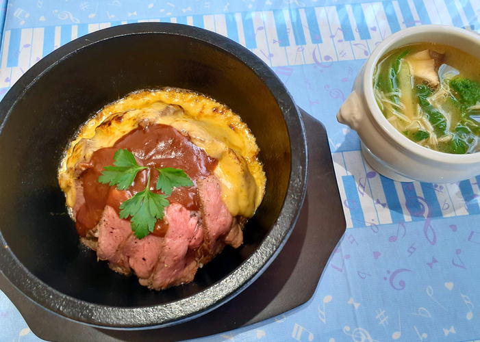 宮崎牛石焼き風ローストビーフ丼